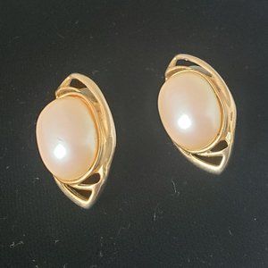 Vintage Gold Tone Faux Pearl Stud Earrings